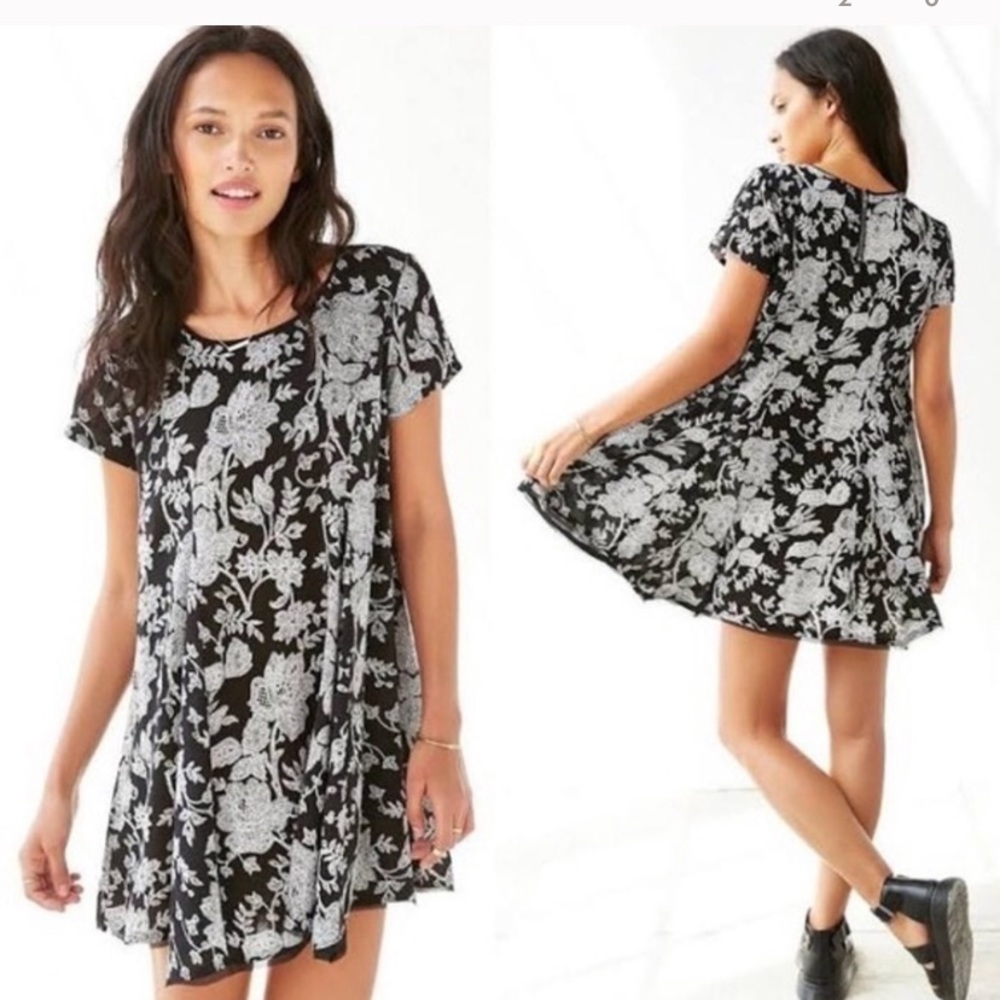 Urban Outfitters Silence & Noise Dress